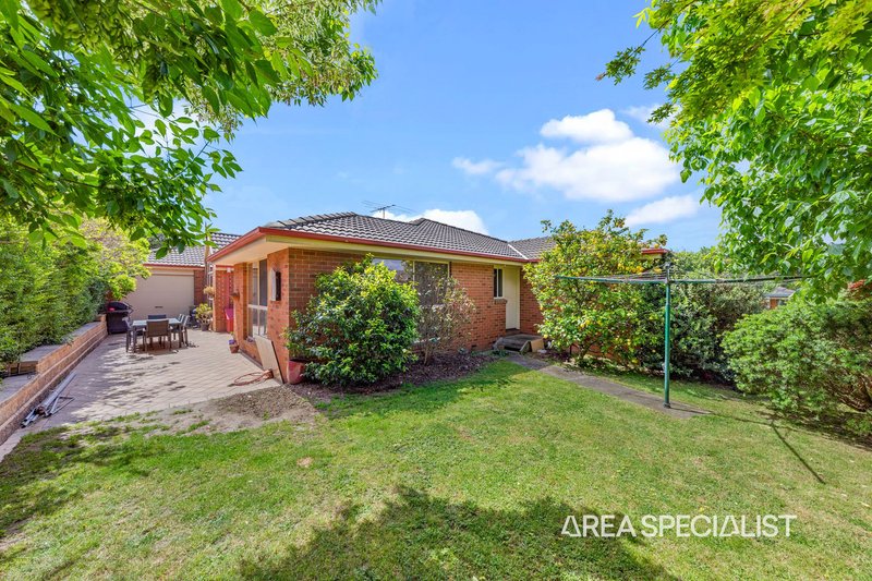 Photo - 10 Stradbroke Close, Berwick VIC 3806 - Image 16