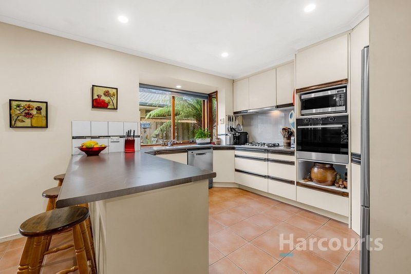 Photo - 10 Stratford Square, Wantirna VIC 3152 - Image 3