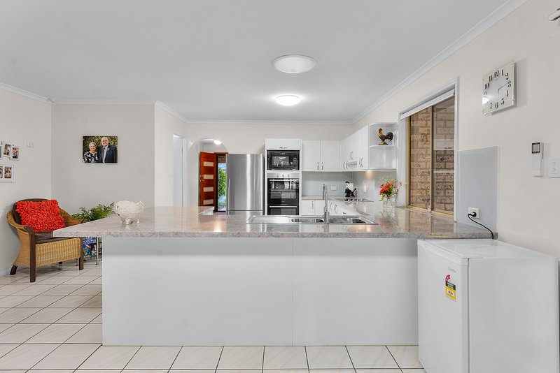 Photo - 10 Strauss Court, Burpengary QLD 4505 - Image 7