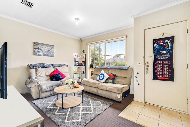 Photo - 10 Stuart Street, Noble Park VIC 3174 - Image 3