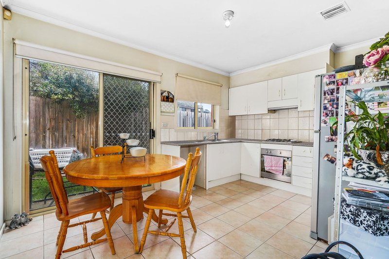 Photo - 10 Stuart Street, Noble Park VIC 3174 - Image 4