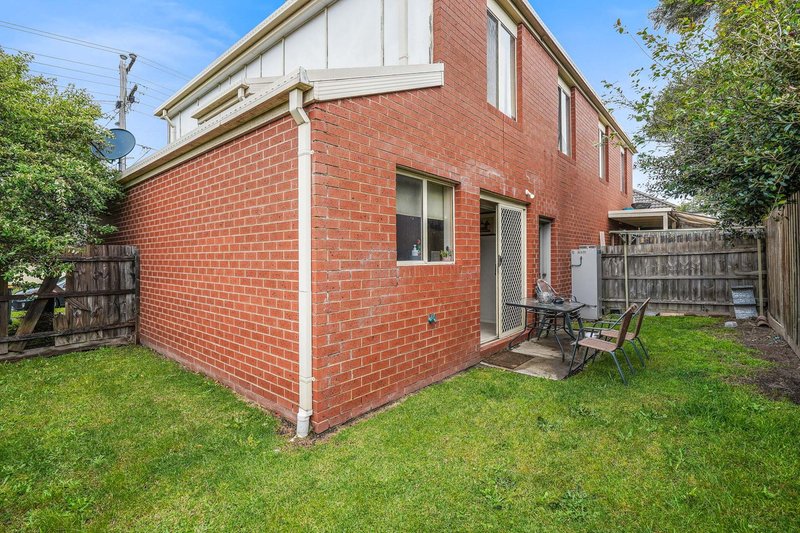 Photo - 10 Stuart Street, Noble Park VIC 3174 - Image 7