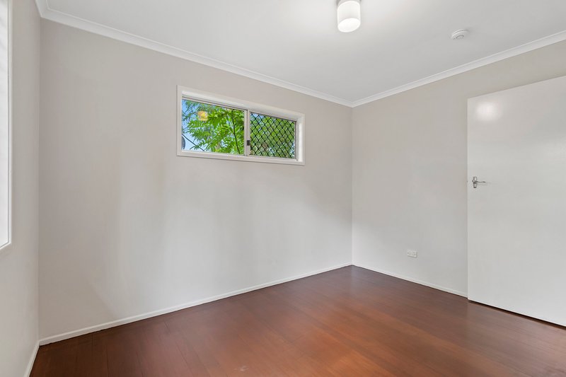 Photo - 10 Stuart Street, Woodridge QLD 4114 - Image 7