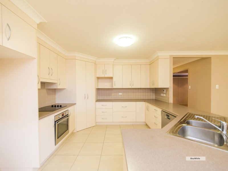 Photo - 10 Sturt Court, Gracemere QLD 4702 - Image 2