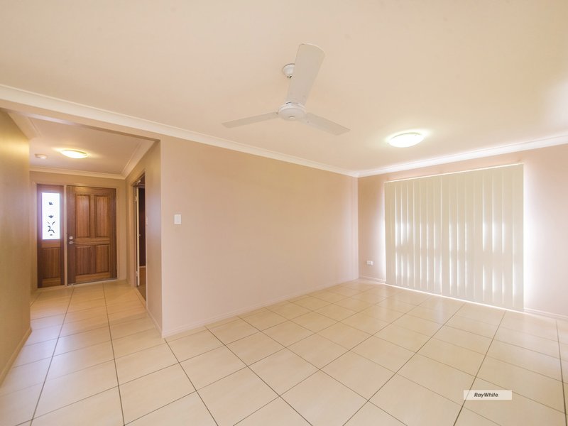 Photo - 10 Sturt Court, Gracemere QLD 4702 - Image 5