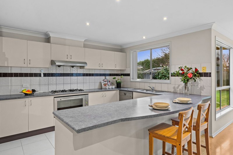 Photo - 10 Sunflower Place, Berwick VIC 3806 - Image 11