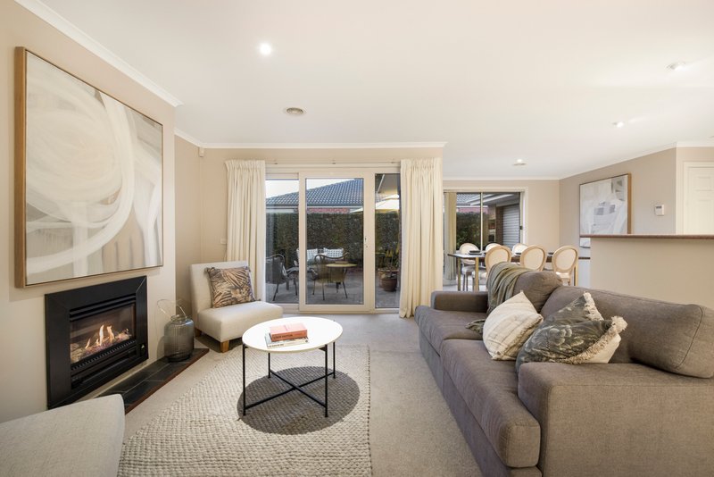 Photo - 10 Sunhill Court, Beaconsfield VIC 3807 - Image 5