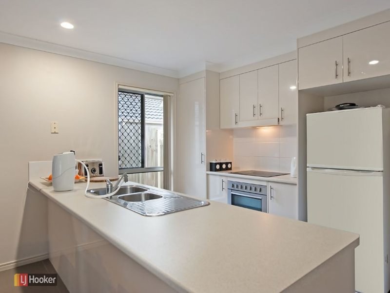 Photo - 10 Suntrust Street, North Lakes QLD 4509 - Image 3