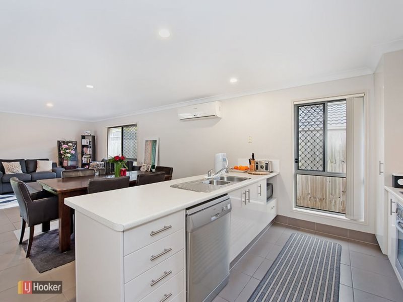 Photo - 10 Suntrust Street, North Lakes QLD 4509 - Image 6