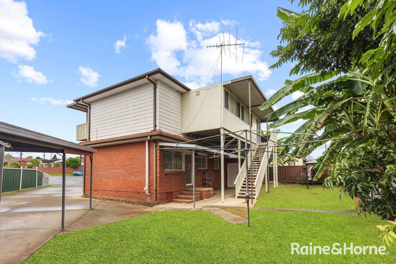 Photo - 10 Sutherland Street, Canley Heights NSW 2166 - Image 10