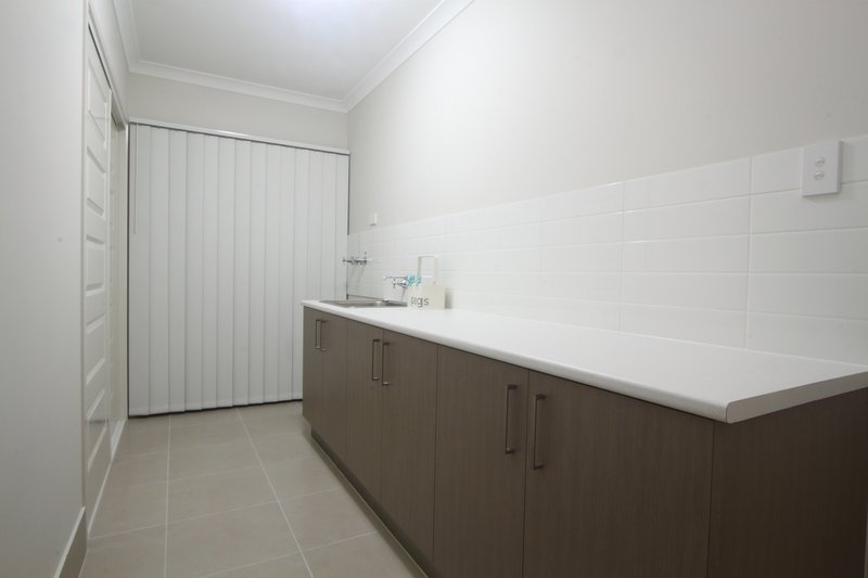 Photo - 10 Sweep Court, Birtinya QLD 4575 - Image 14