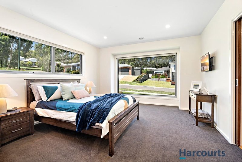 Photo - 10 Swift Rise, Brown Hill VIC 3350 - Image 7