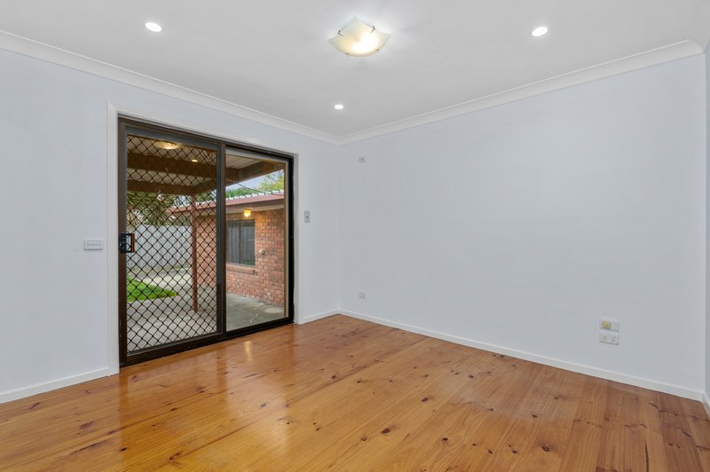 Photo - 10 Sycamore Street, Mill Park VIC 3082 - Image 8