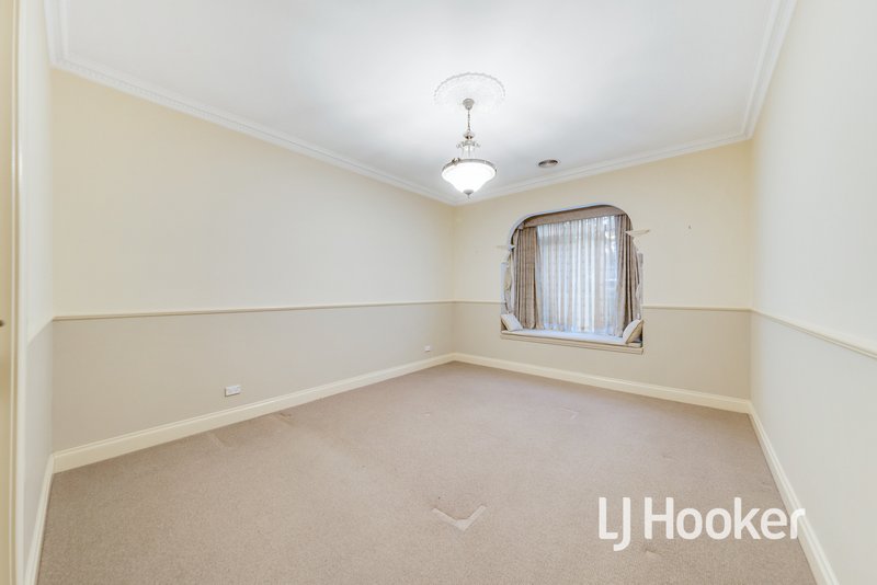 Photo - 10 Sydney Street, Narre Warren South VIC 3805 - Image 6