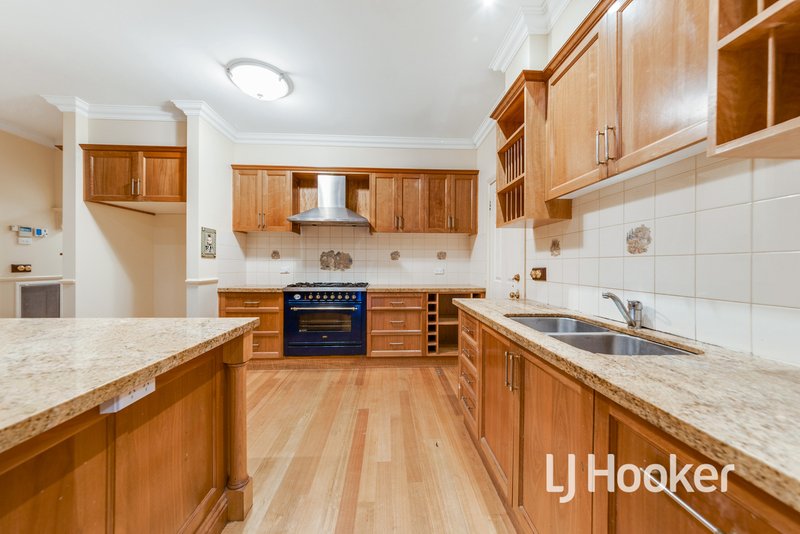 Photo - 10 Sydney Street, Narre Warren South VIC 3805 - Image 9