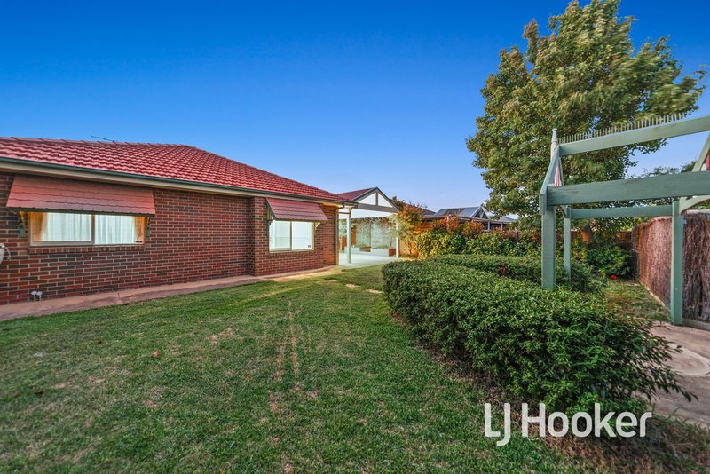 Photo - 10 Sydney Street, Narre Warren South VIC 3805 - Image 12