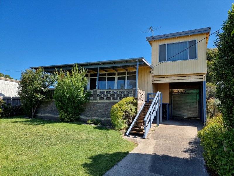 10 Sylvester Avenue, St Leonards VIC 3223