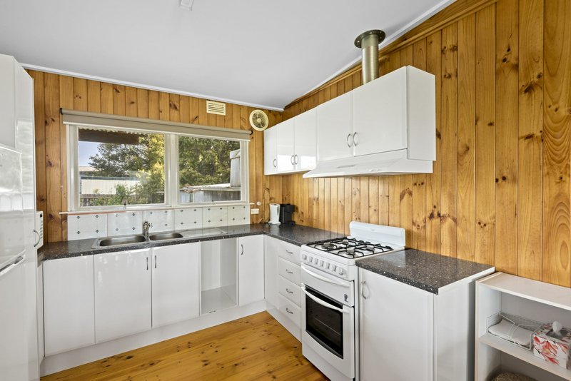 Photo - 10 Sylvester Avenue, St Leonards VIC 3223 - Image 6