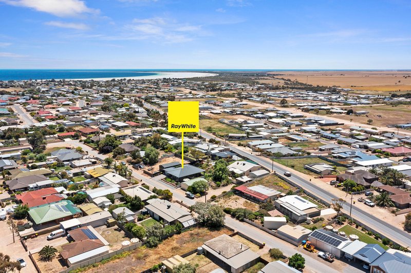 Photo - 10 Symons Street, Moonta Bay SA 5558 - Image 8