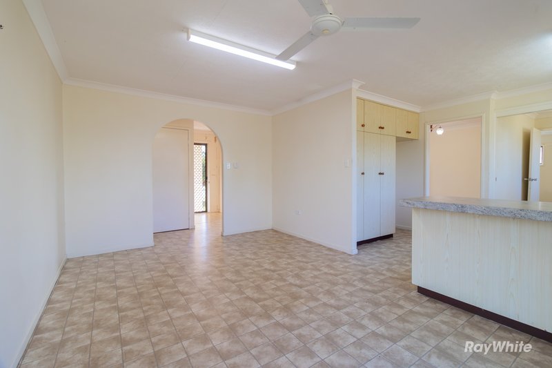 Photo - 10 Tadgell Court, Avenell Heights QLD 4670 - Image 7