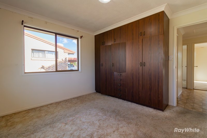 Photo - 10 Tadgell Court, Avenell Heights QLD 4670 - Image 12