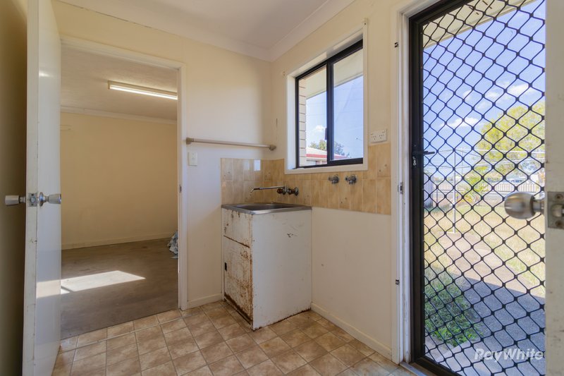 Photo - 10 Tadgell Court, Avenell Heights QLD 4670 - Image 17