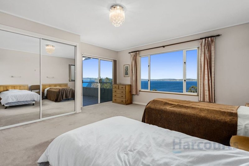 Photo - 10 Tahune Crescent, Blackmans Bay TAS 7052 - Image 7