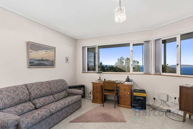 Photo - 10 Tahune Crescent, Blackmans Bay TAS 7052 - Image 10