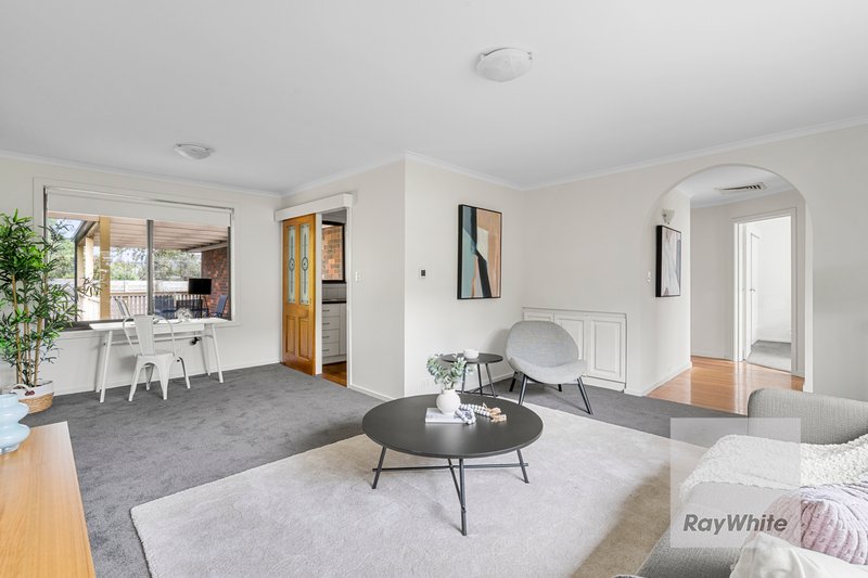 Photo - 10 Tait Court, Bundoora VIC 3083 - Image 2