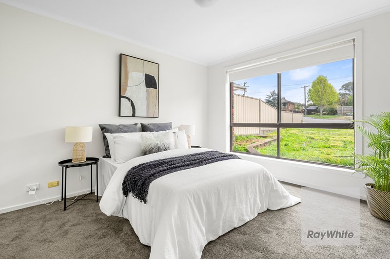 Photo - 10 Tait Court, Bundoora VIC 3083 - Image 5