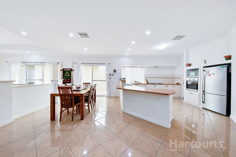 Photo - 10 Tamarama Street, Secret Harbour WA 6173 - Image 8