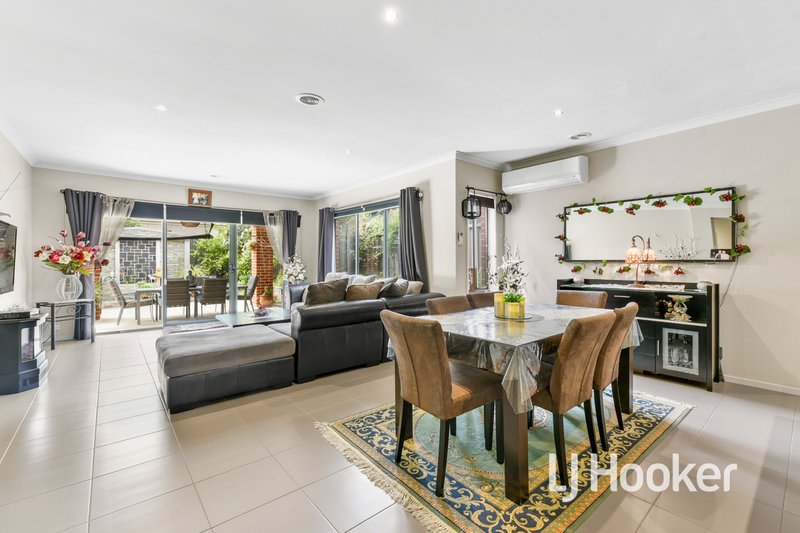 Photo - 10 Taradale Street, Cranbourne North VIC 3977 - Image 5