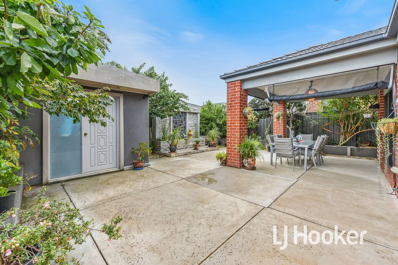 Photo - 10 Taradale Street, Cranbourne North VIC 3977 - Image 15