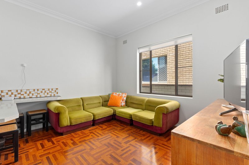 Photo - 10 Taronga Street, Hurstville NSW 2220 - Image 6