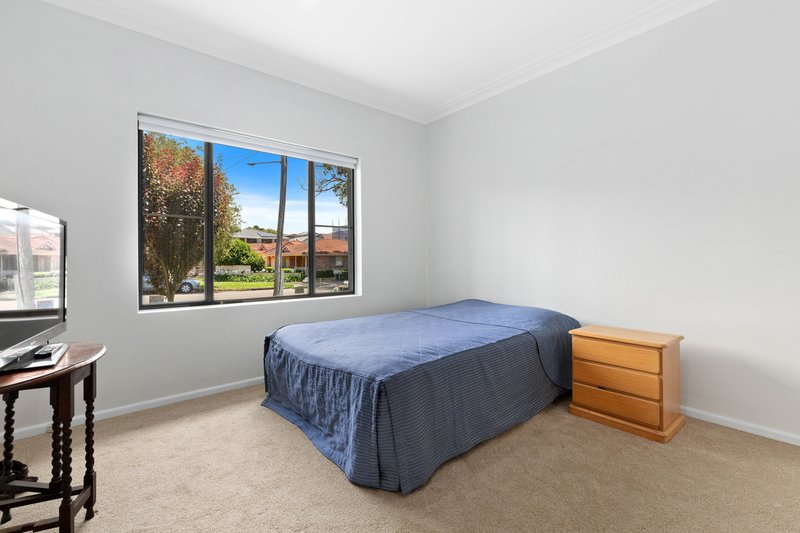 Photo - 10 Taronga Street, Hurstville NSW 2220 - Image 8