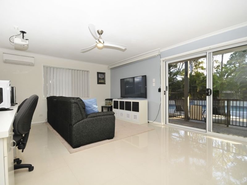 Photo - 10 Tarrilli Place, Carseldine QLD 4034 - Image 18