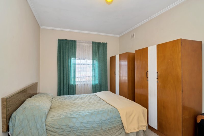 Photo - 10 Tasman Avenue, Flinders Park SA 5025 - Image 9