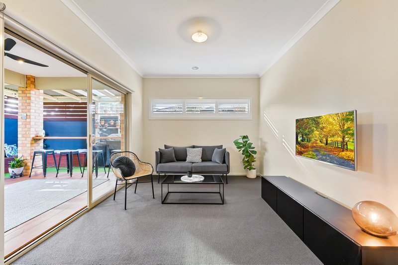 Photo - 10 Tasman Court, Taylors Hill VIC 3037 - Image 6