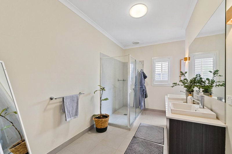 Photo - 10 Tasman Court, Taylors Hill VIC 3037 - Image 11