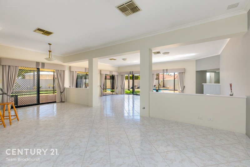 Photo - 10 Tatton Turn, Canning Vale WA 6155 - Image 9