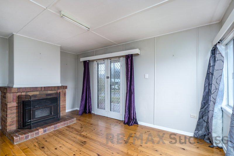 Photo - 10 Teesdale Avenue, Newtown QLD 4350 - Image 2