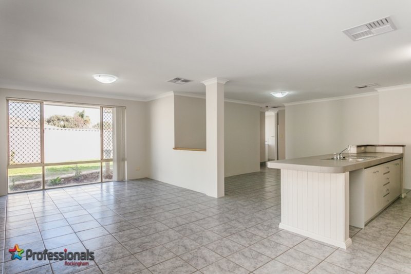 Photo - 10 Tenella Mews, Warnbro WA 6169 - Image 7