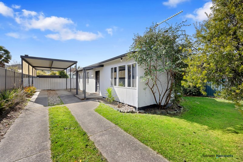 Photo - 10 Tenth Street, Eildon VIC 3713 - Image 2