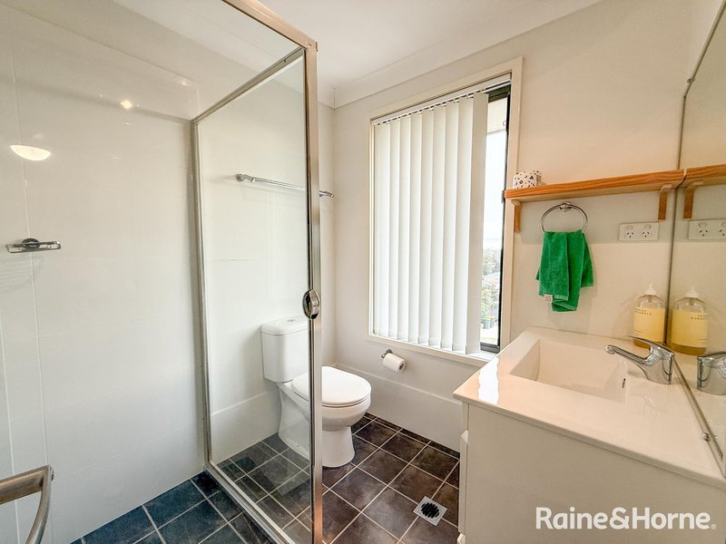 Photo - 10 Tenyo Street, Cameron Park NSW 2285 - Image 8