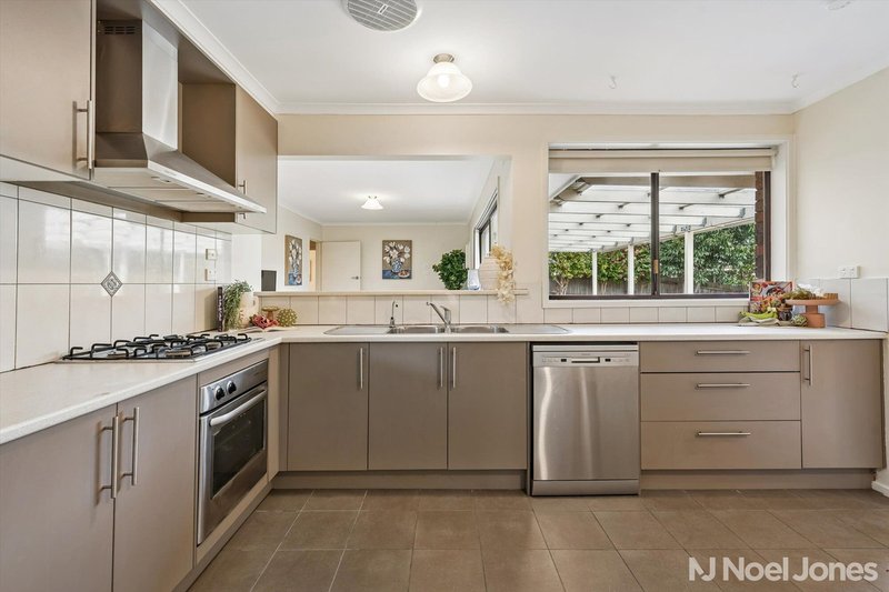 Photo - 10 The Glades , Doncaster VIC 3108 - Image 5