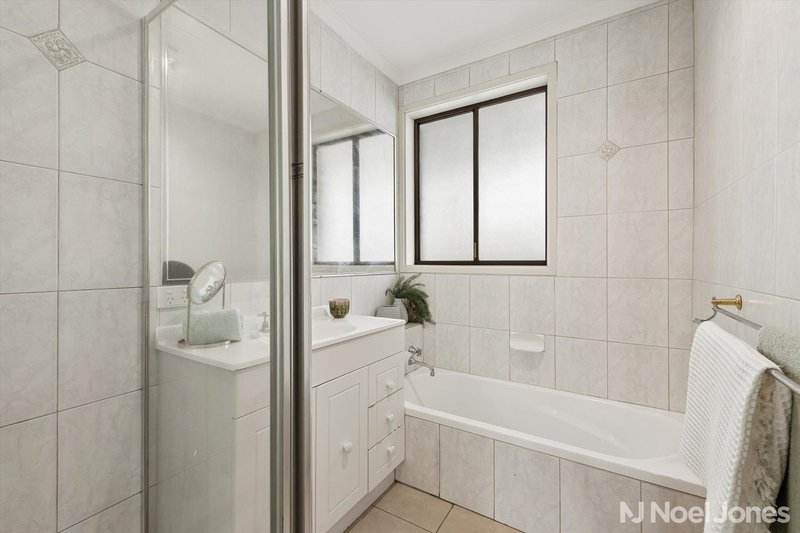 Photo - 10 The Glades , Doncaster VIC 3108 - Image 9