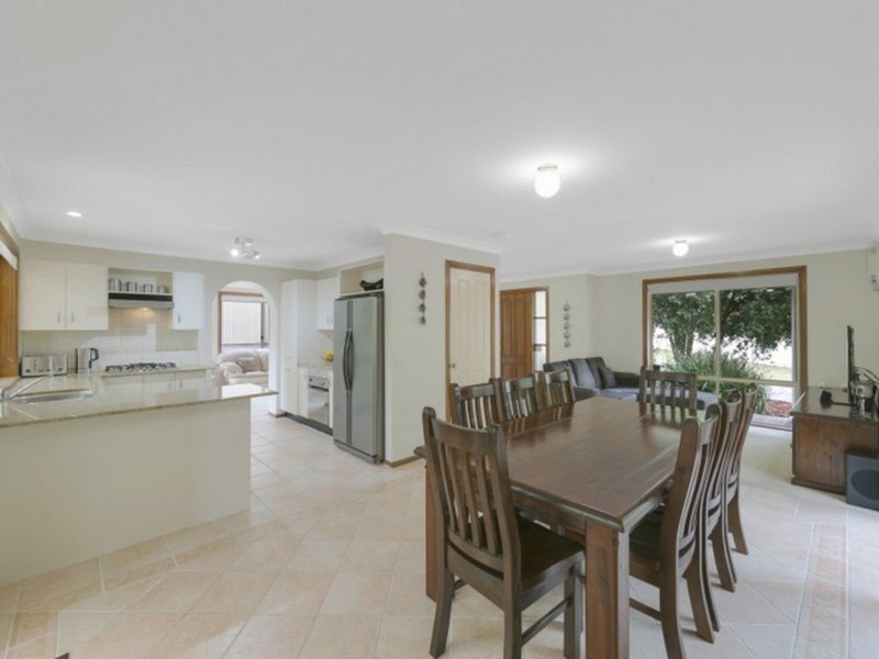 Photo - 10 The Grove, Watanobbi NSW 2259 - Image 9