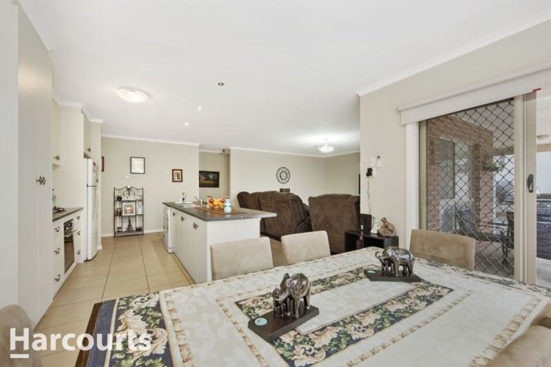 Photo - 10 The Ridge, Delacombe VIC 3356 - Image 4