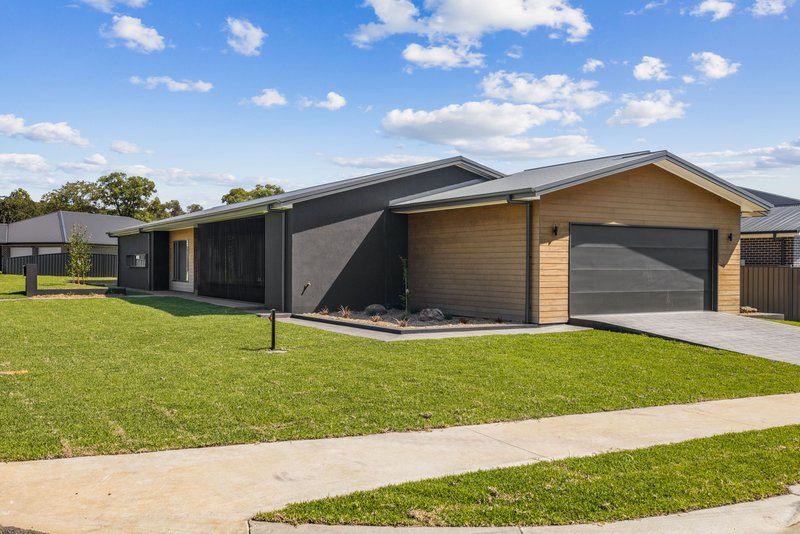 10 Theatre Drive, Goulburn NSW 2580