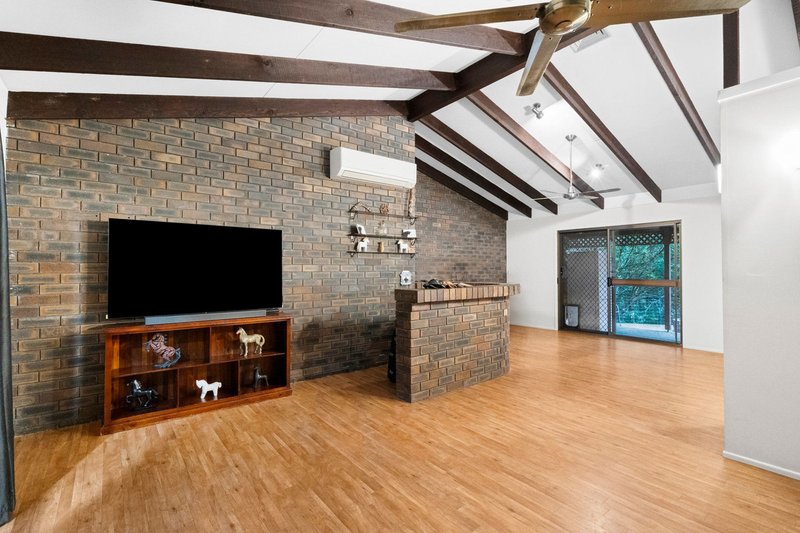 Photo - 10 Thomas Court, Cashmere QLD 4500 - Image 3